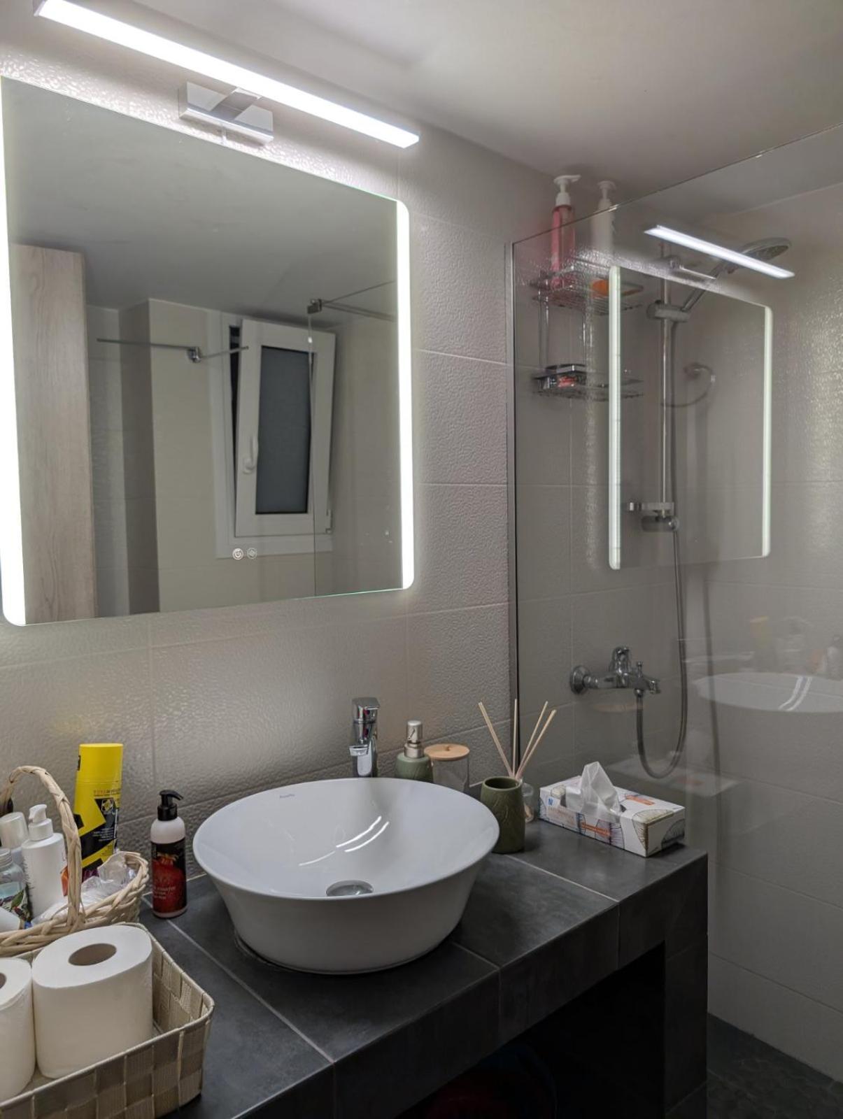 Luxury & Spacious Apartment In Афины Экстерьер фото